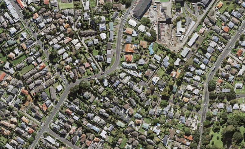 11D Warren Avenue, Three Kings, Auckland - Carousel 1