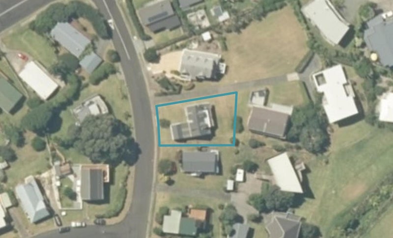 111 Russell Bruce Place, Onemana, Whangamatā - Carousel 1