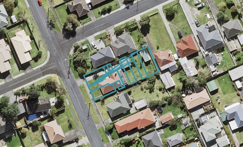 4/113 Flanshaw Road, Te Atatu South, Auckland - Carousel 1