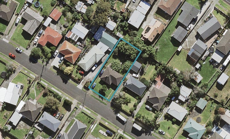 15 Lyncroft Street, Mangere East, Auckland - Carousel 1