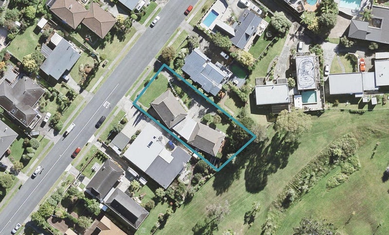 1/176 Stapleford Crescent, Browns Bay, Auckland - Carousel 1