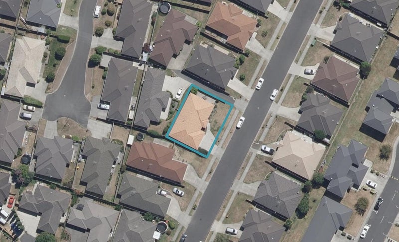 31 Parkside Drive, Huntington, Hamilton - Carousel 1