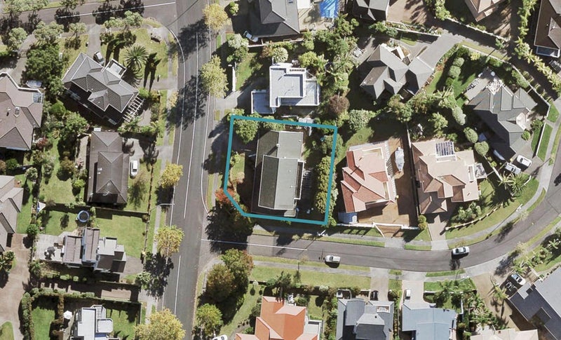 2 Mistral Place, West Harbour, Auckland - Carousel 1