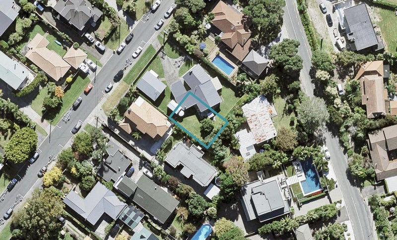 35C Waiake Street, Torbay, Auckland - Carousel 1