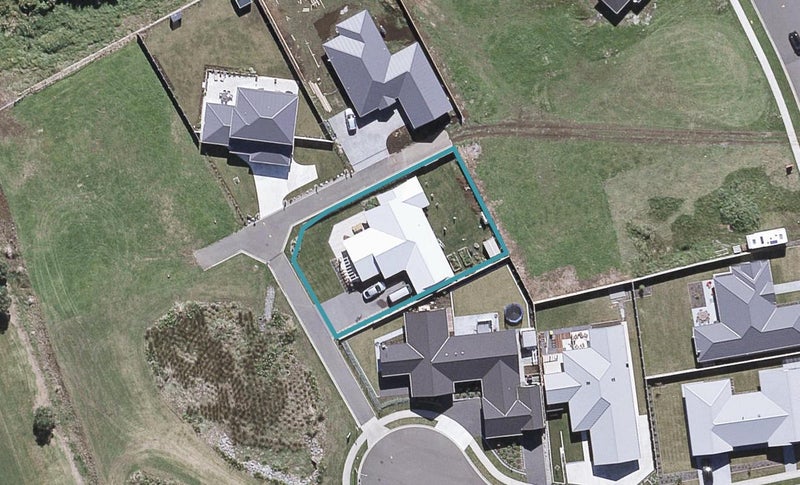4 Birdie Lane, Waiwhakaiho, New Plymouth - Carousel 1