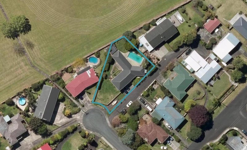 2 Cowley Place, Kamo, Whangarei - Carousel 1