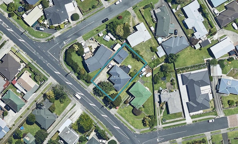 37 Bellevue Road, Brookfield, Tauranga - Carousel 1