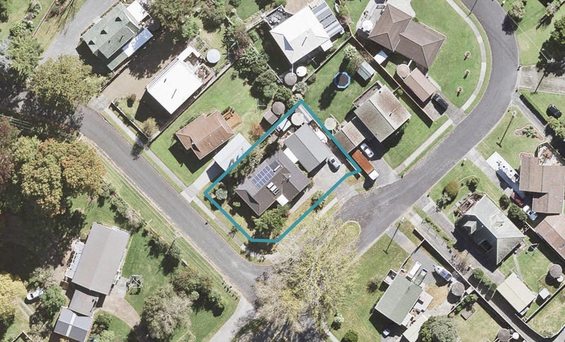 16 Ferndale Drive, Papakura - Carousel 1