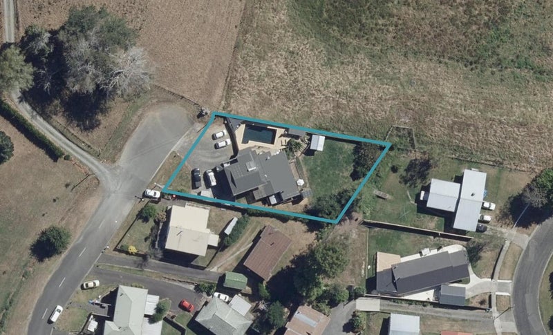 25 Deseret Road, Temple View, Hamilton - Carousel 1