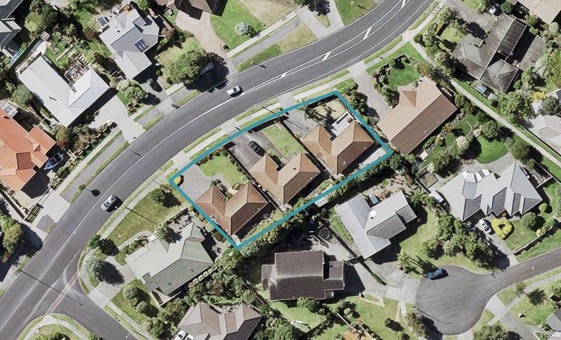 2/18 Meadowland Drive, Somerville, Auckland - Carousel 1