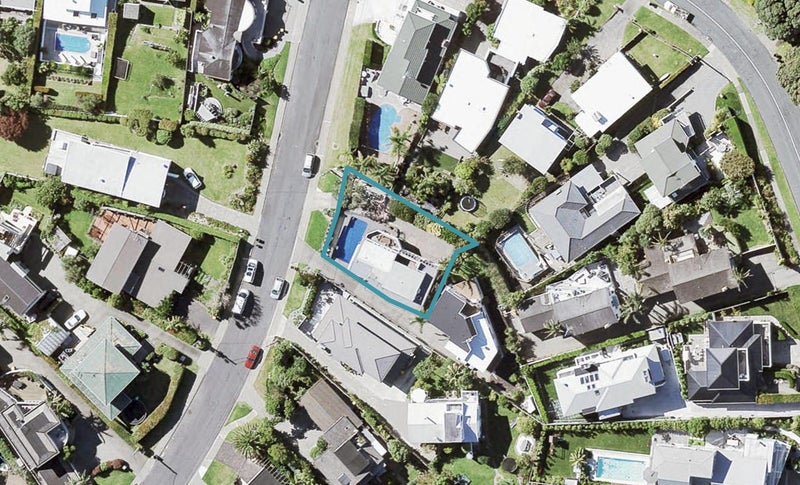 17 Vaughan Crescent, Murrays Bay, Auckland - Carousel 1