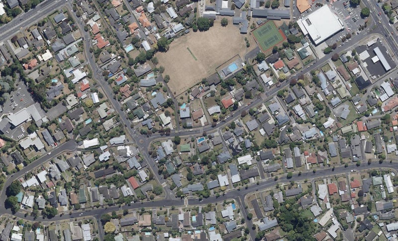 11 McCracken Avenue, Hillcrest, Hamilton - Carousel 1