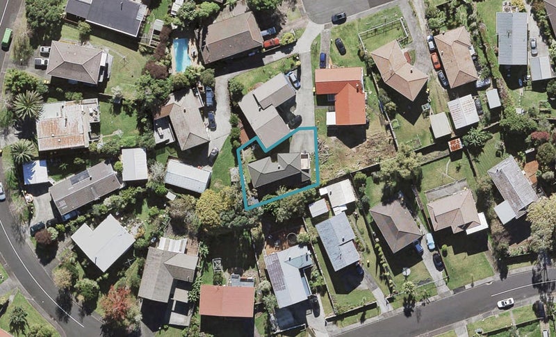 22A Darlington Place, Glendene, Auckland - Carousel 1
