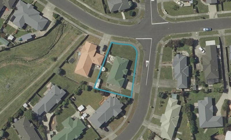 2 Logan Place, Kelvin Grove, Palmerston North - Carousel 1