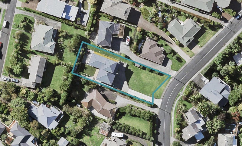 36 Glenfern Road, Mellons Bay, Auckland - Carousel 1