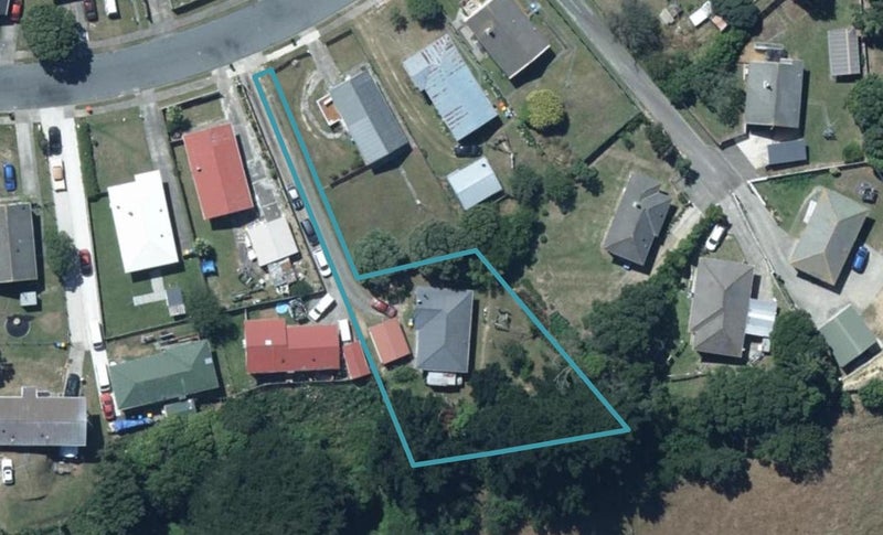 28 Arahura Crescent, Waitangirua, Porirua - Carousel 1