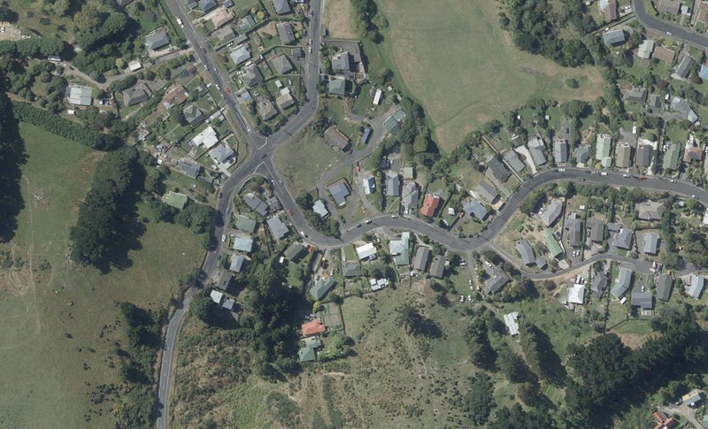 5 Roy Crescent, Concord, Dunedin - Carousel 1