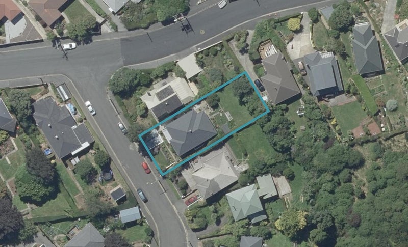 3 Northfield Avenue, Opoho, Dunedin - Carousel 1