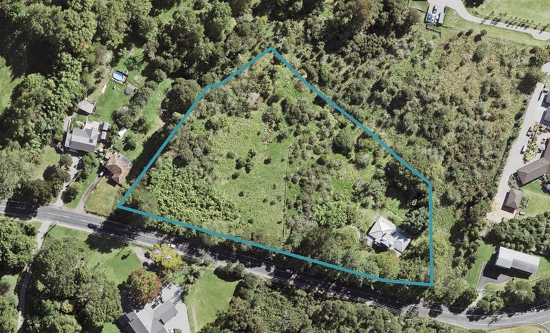 651 West Coast Road, Oratia, Auckland - Carousel 1
