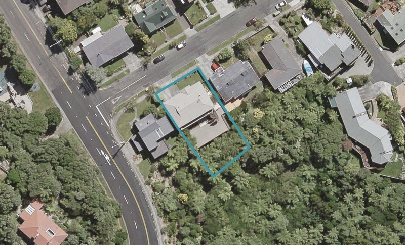 4 Stanhope Grove, Korokoro, Lower Hutt - Carousel 1