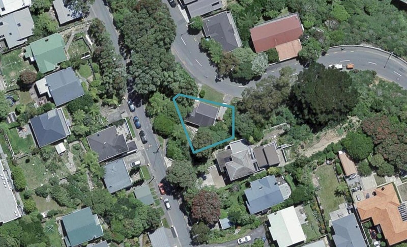 2 Birdwood Street, Karori, Wellington - Carousel 1