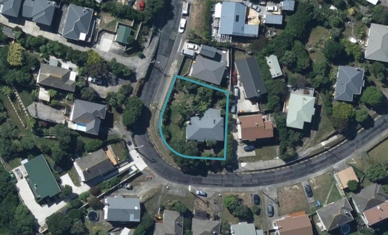 14 Hiwi Crescent, Titahi Bay, Porirua - Carousel 1