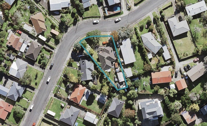 15 Japonica Drive, Beach Haven, Auckland - Carousel 1
