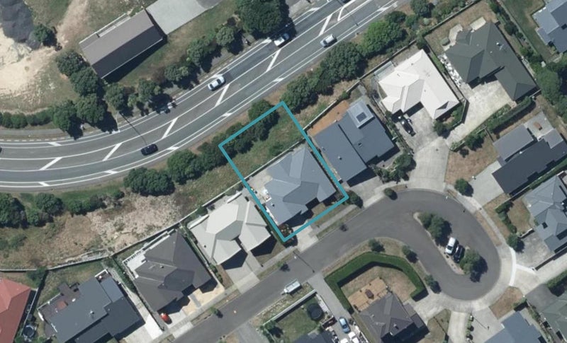 7 Greenstone Place, Aotea, Porirua - Carousel 1