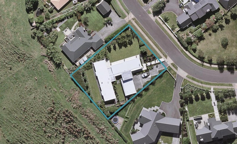 62 Shelter Grove, Frankleigh Park, New Plymouth - Carousel 1