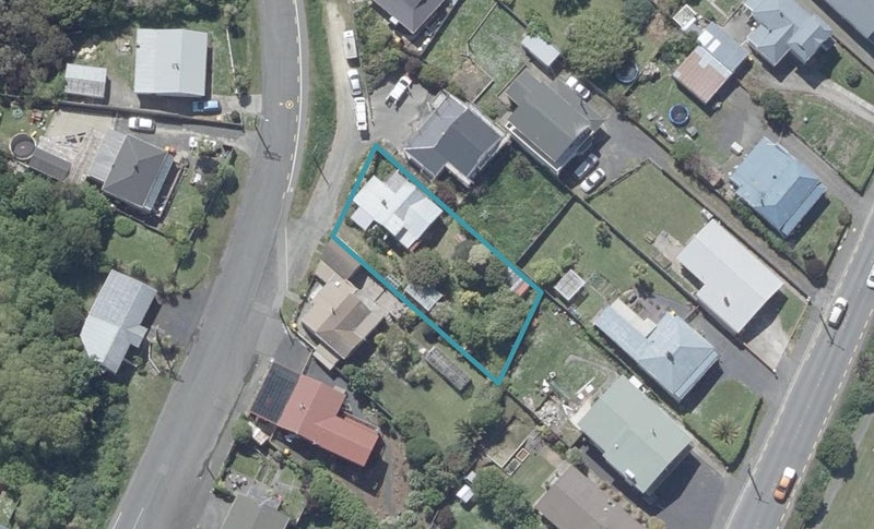 7 Seaview Road, Brighton, Dunedin - Carousel 1
