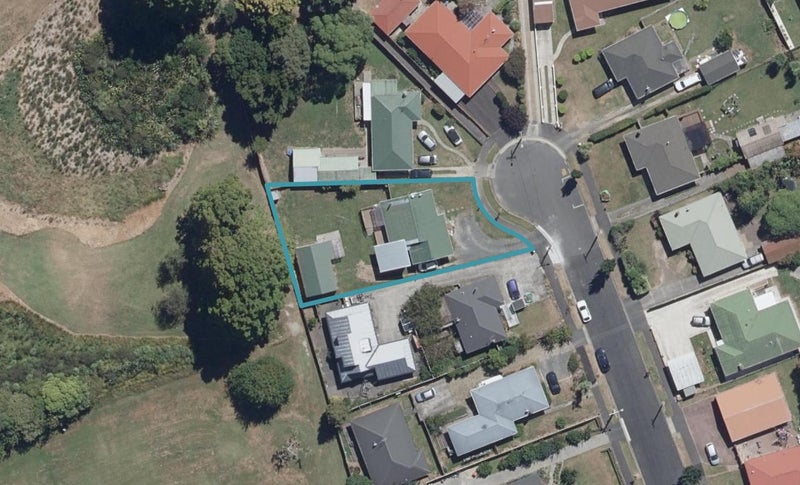 29 Somme Crescent, Hillcrest, Hamilton - Carousel 1