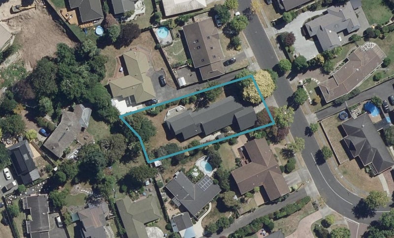 8 Woodland Drive, Flagstaff, Hamilton - Carousel 1