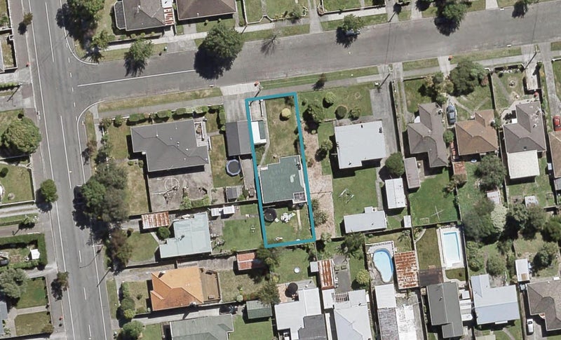 2 Oak Street, Ebdentown, Upper Hutt - Carousel 1