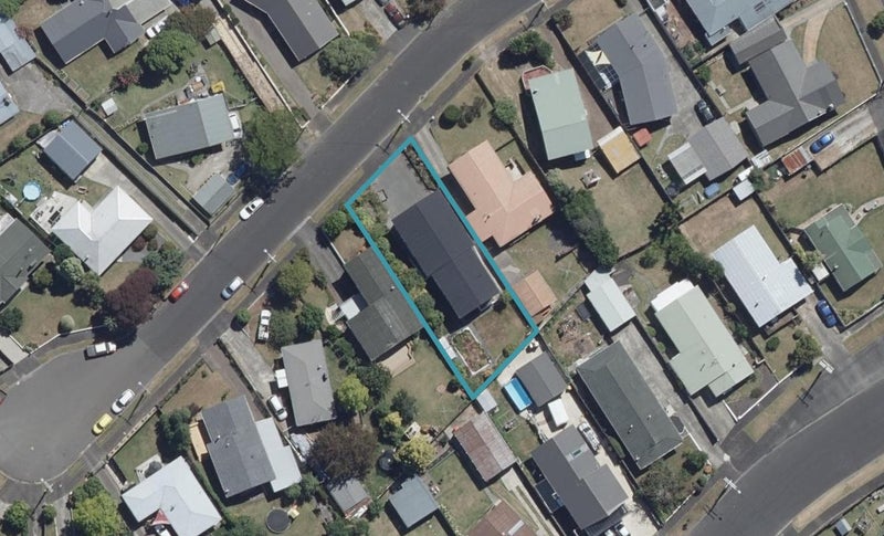 10 Patrick Place, Fitzroy, Hamilton - Carousel 1
