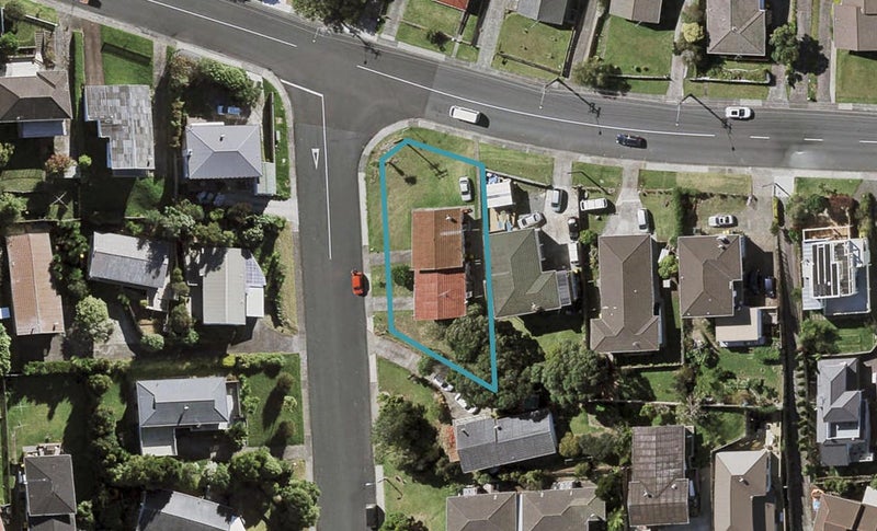 1/2 Cheval Drive, Totara Vale, Auckland - Carousel 1