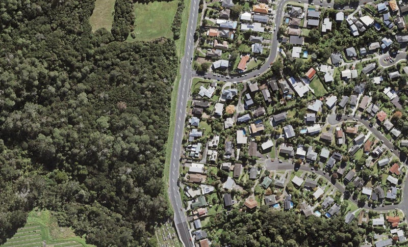 1/203 Glenfield Road, Hillcrest, Auckland - Carousel 1