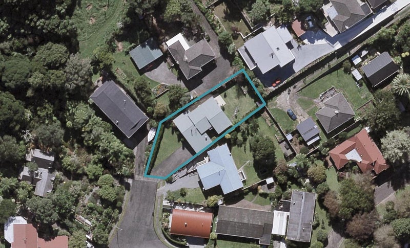 12 Spencer Place, Merrilands, New Plymouth - Carousel 1