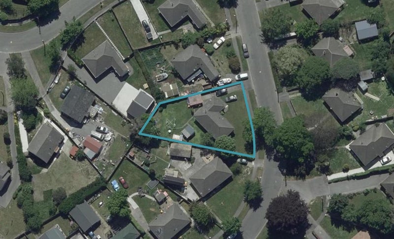 19 Hollyford Avenue, Bryndwr, Christchurch - Carousel 1