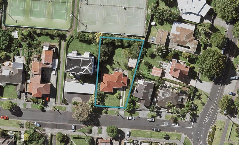 12 Tagalad Road, Mission Bay, Auckland - Carousel 1