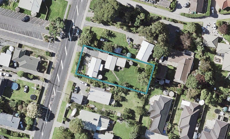 15 Bell Road, Beachlands, Auckland - Carousel 1
