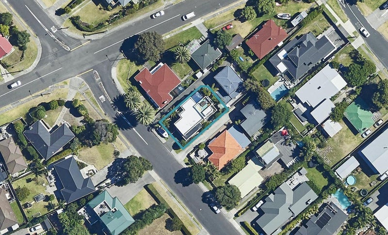 97A Oceanview Road, Mount Maunganui, Mount Maunganui - Carousel 1