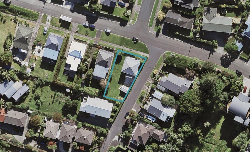 66 Palmerston Road, Birkenhead, Auckland - Carousel 1