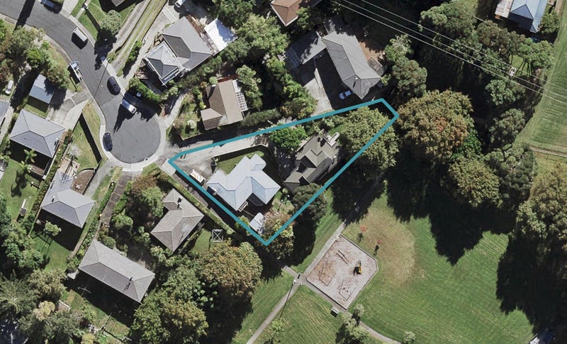 1/36 Camelot Place, Glenfield, Auckland - Carousel 1