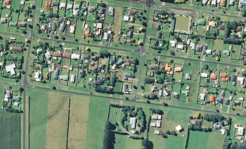 77 Tauhuri Street, Manaia - Carousel 1