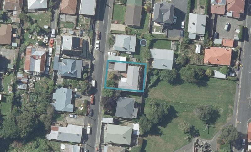 9 Peter Street, Caversham, Dunedin - Carousel 1