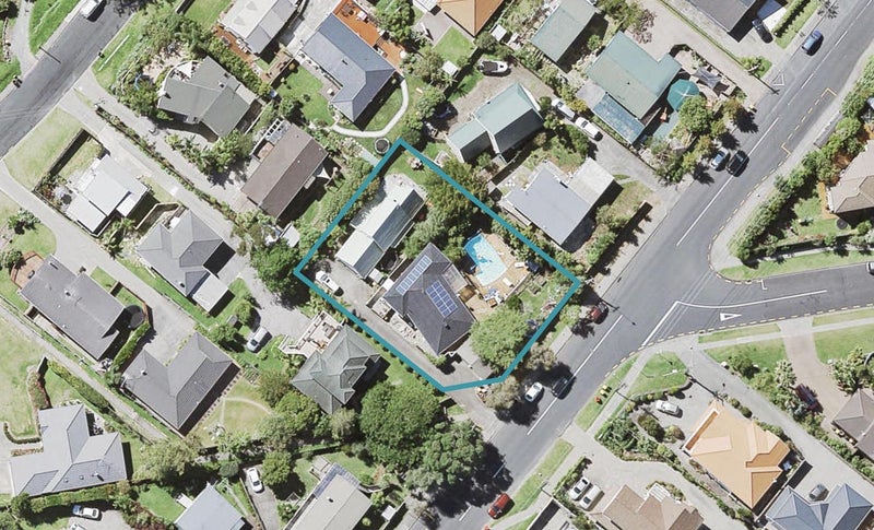 2/59 Browns Bay Road, Browns Bay, Auckland - Carousel 1