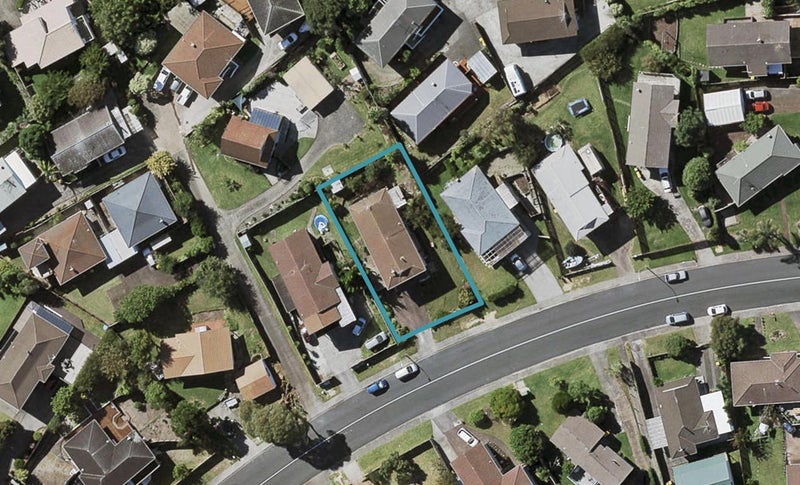 30 Athena Drive, Totara Vale, Auckland - Carousel 1