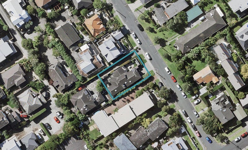 8 Beacholm Road, Takapuna, Auckland - Carousel 1