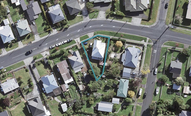 27 Awaroa Road, Helensville, Helensville - Carousel 1