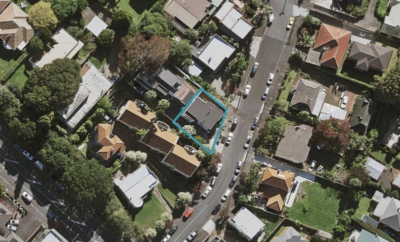 17 Otahuri Crescent, Greenlane, Auckland - Carousel 1